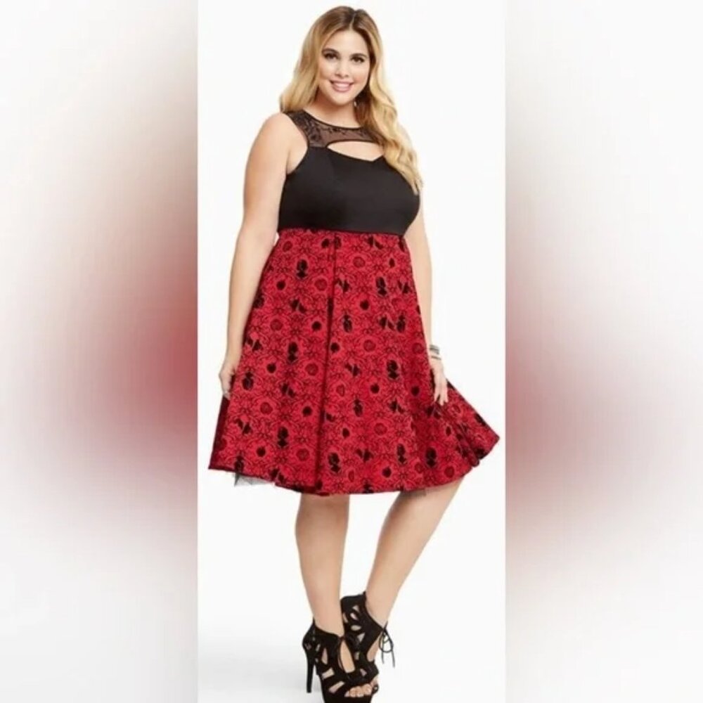 Torrid/Disney’s Snow White Print with underskirt sleeveless dress